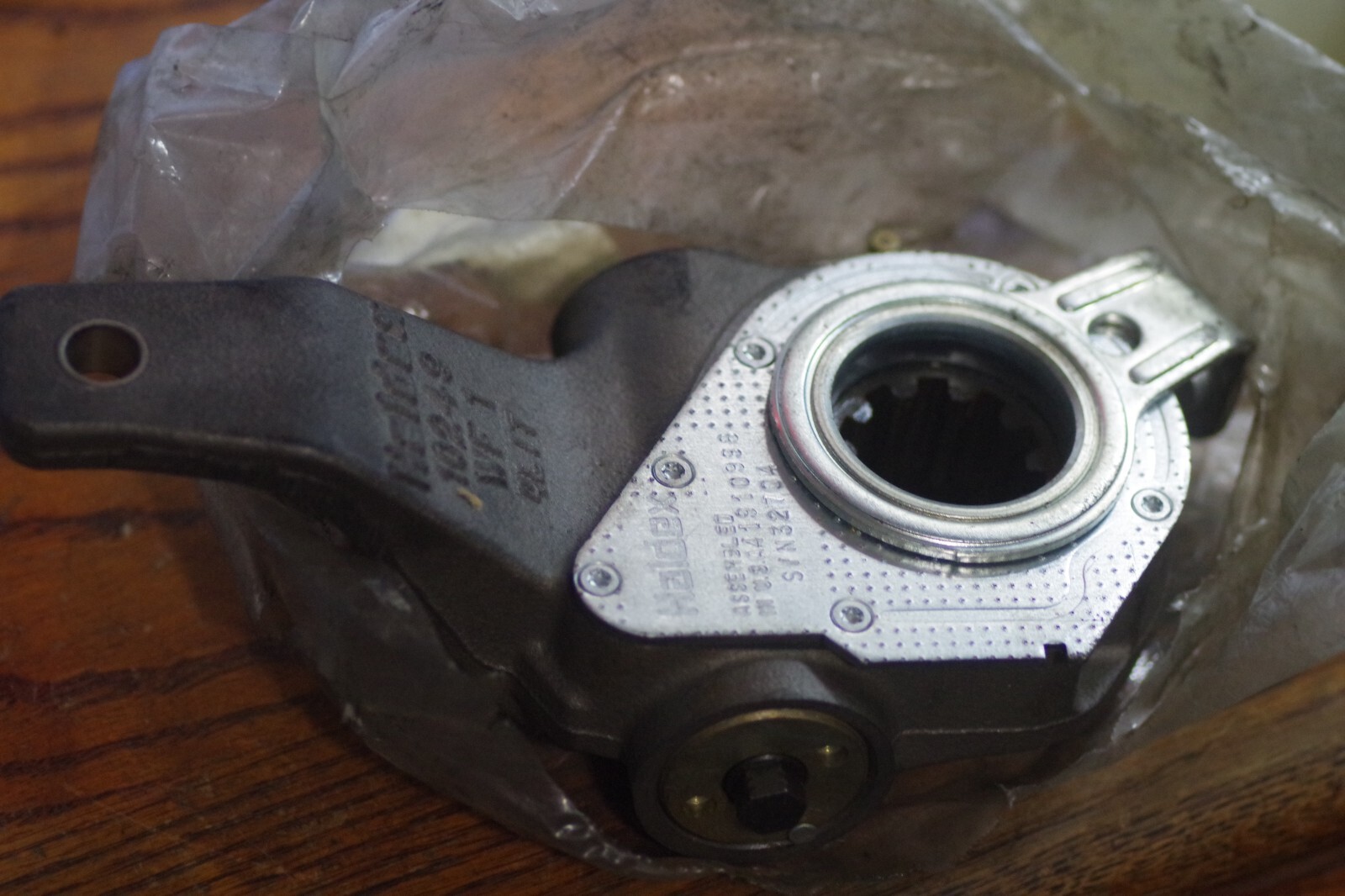 Haldex Brake Slack Adjuster 82-37460-000 41910998, NEW OEM condition!