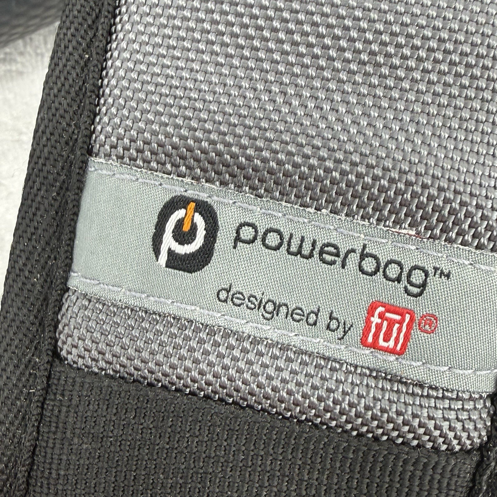 FUL Powerbag Messenger bag in grey With Shoulder Strap