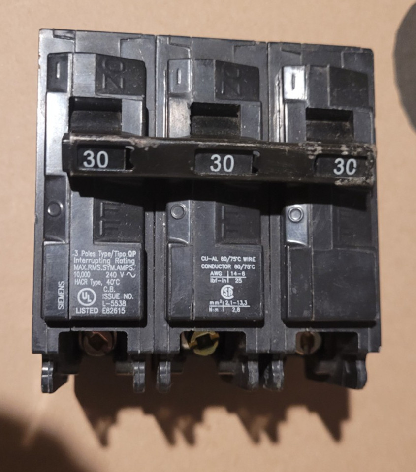 SIEMENS BL B330 3 Pole 30 Amp 240V Circuit Breaker 3P 30A