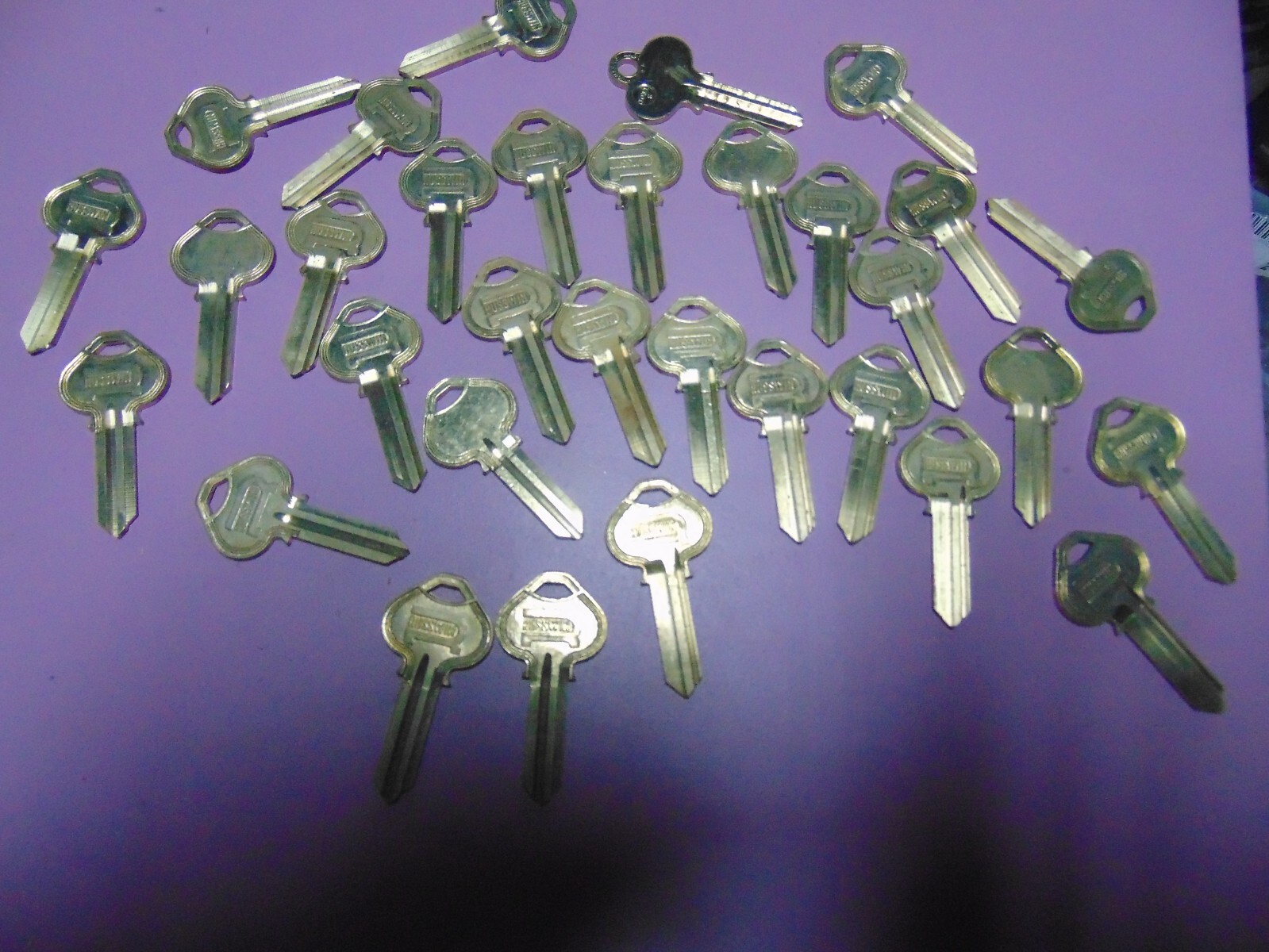 30 KEYS RUSSWIN 1011 B KEYS BLANKS UNCUT LOCKSMITH