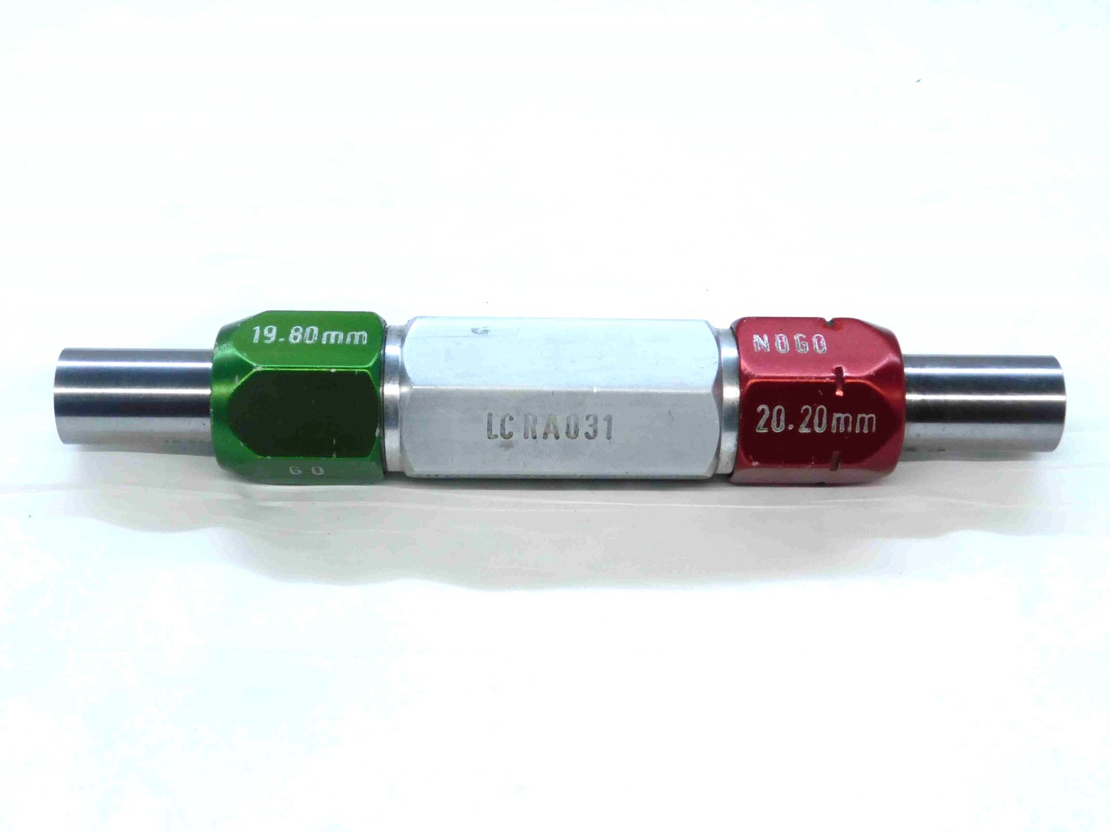 19.800 & 20.200 CL ZZ mm PIN PLUG GAGE GO NOGO 20.000 -.200 20 .7795 19.80 20.20