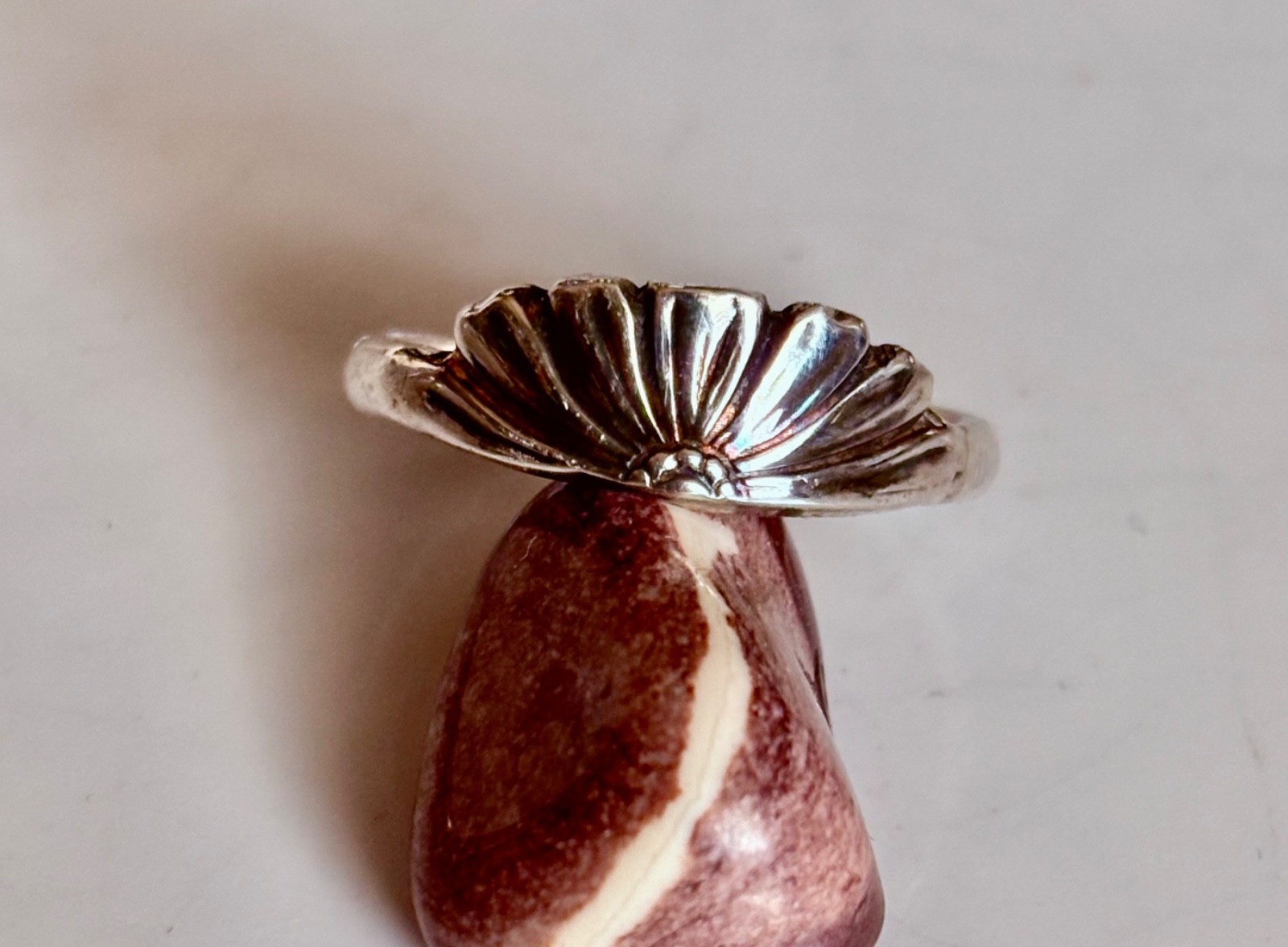Daisy ring ,hand made fine silver 999.