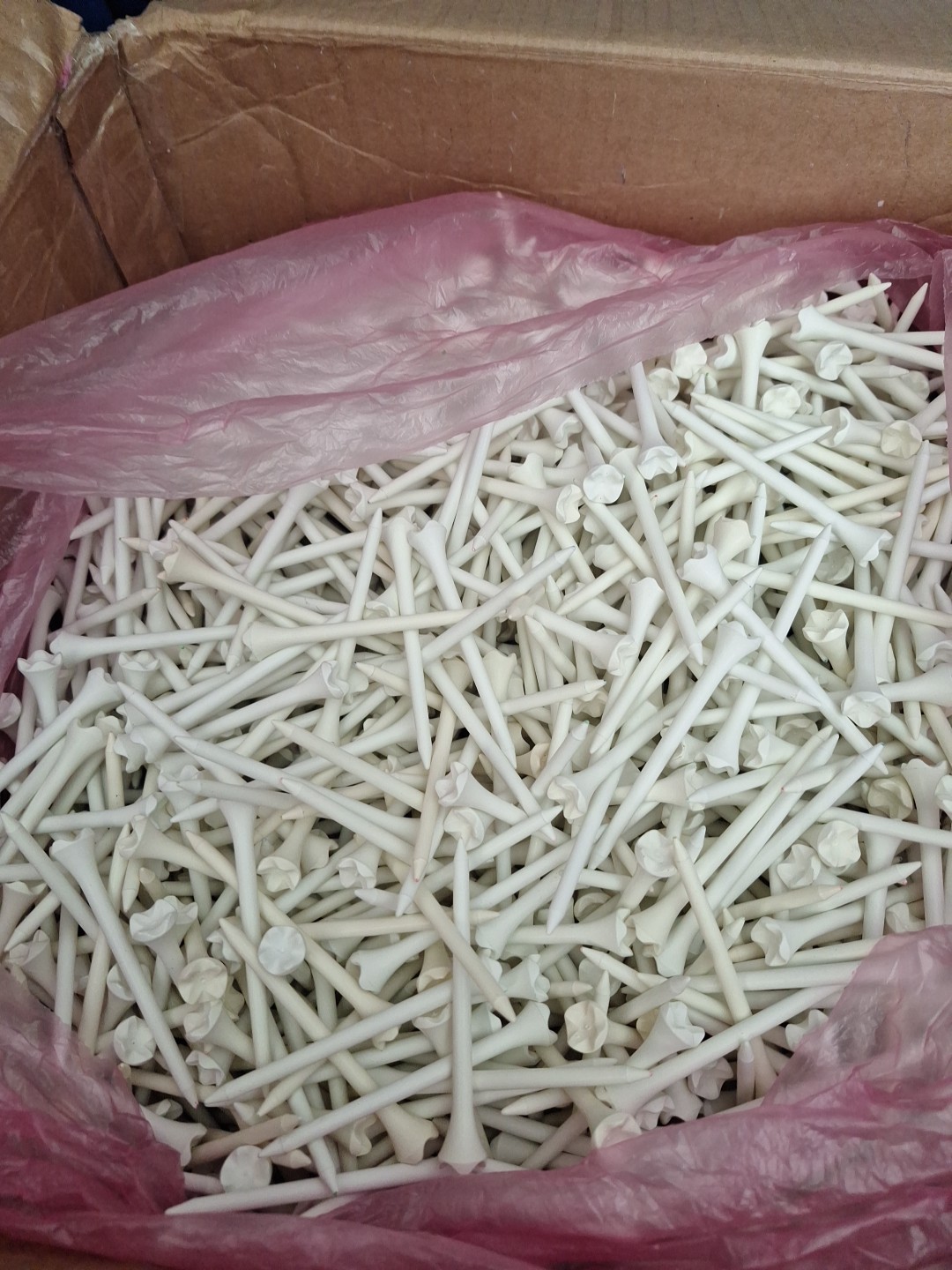 75  3 1/4" Plastic Tees