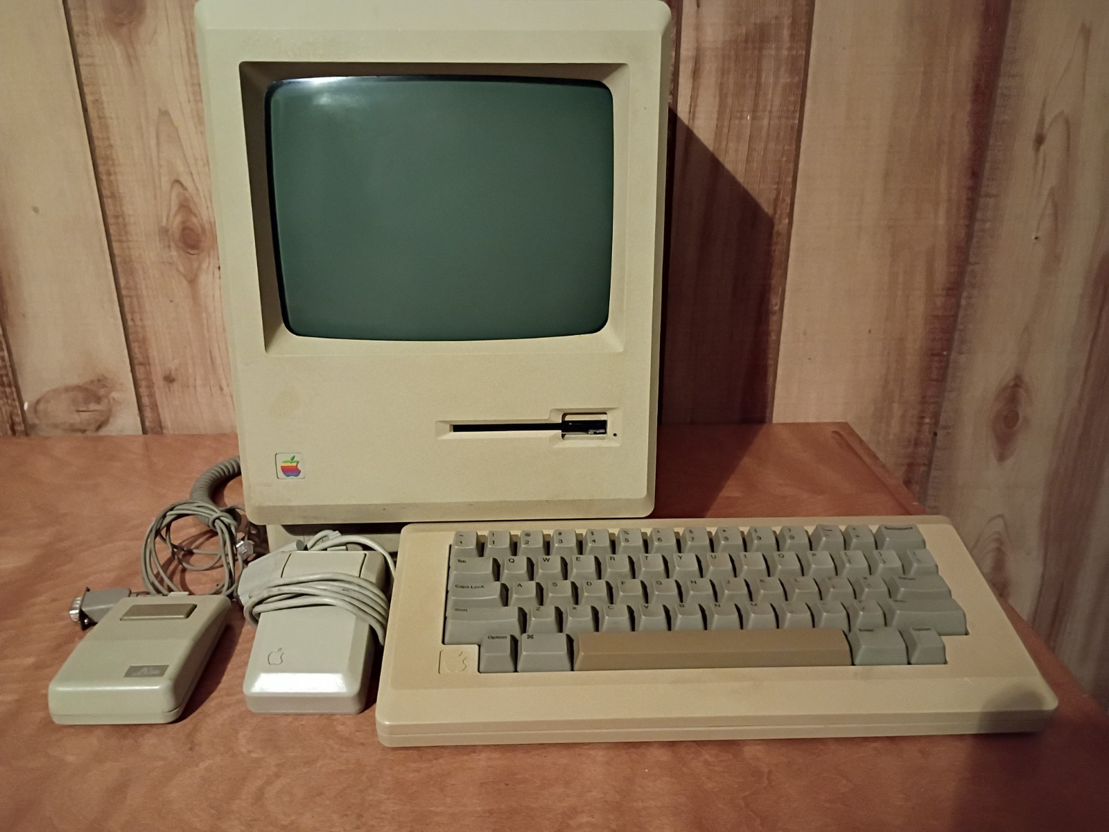Vintage Apple Macintosh Plus Desktop Computer M0001A Untested As-Is