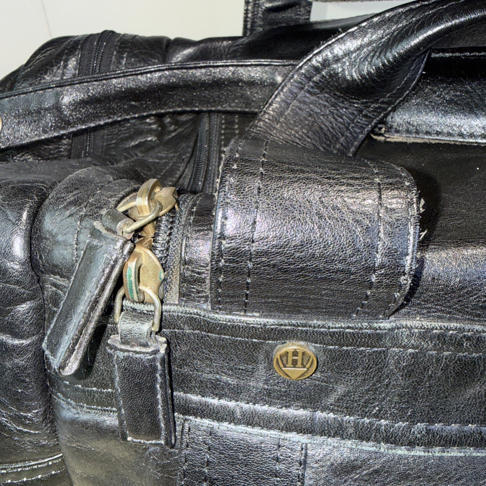 Hidedesign Leather Duffel Bag Black Weekender Shoulder Strap Compartments India