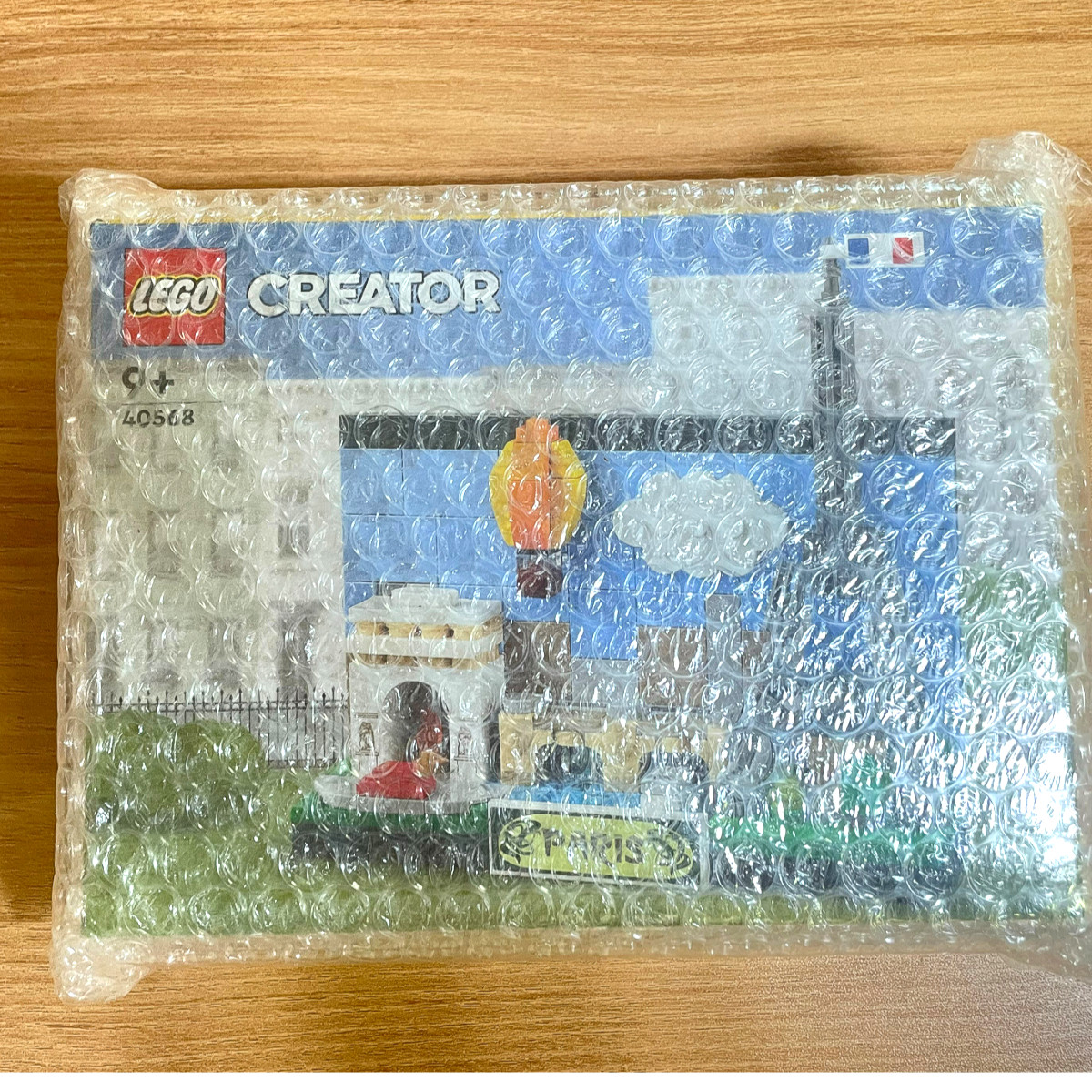 LEGO Creator Paris Postcard 40568 213 Pieces Buildable Display Kit