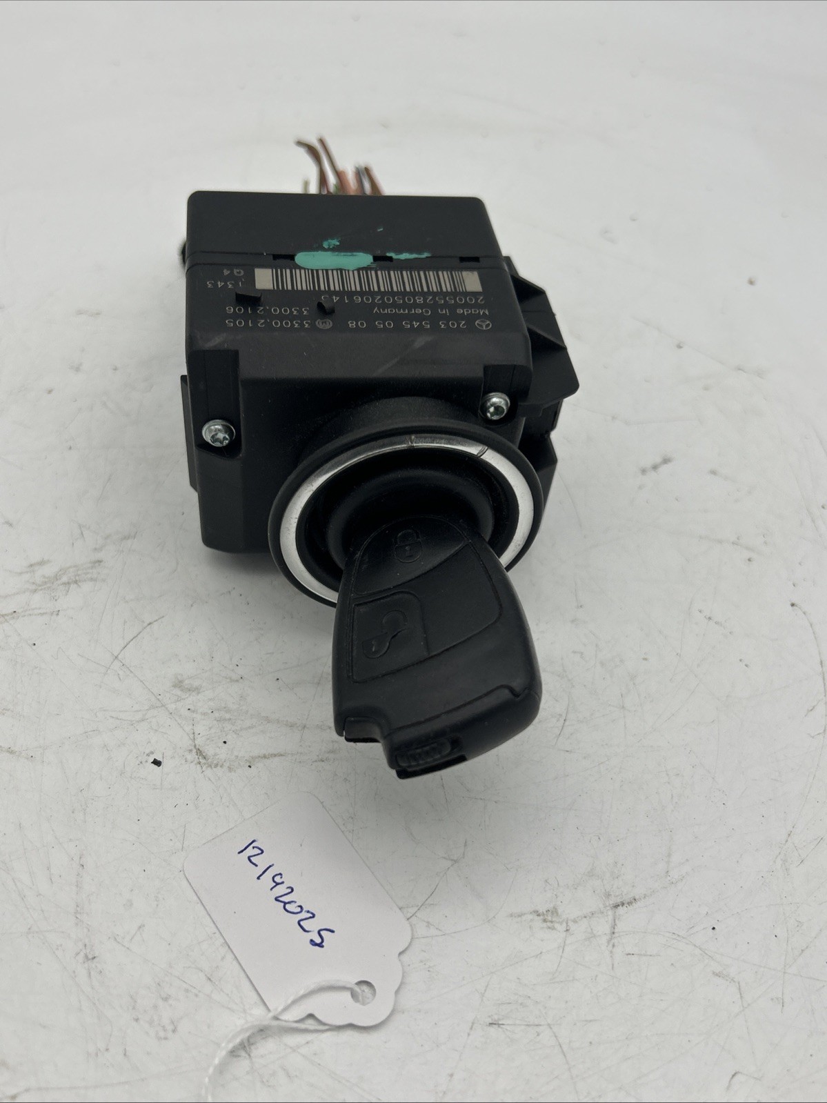 2001-2005 Mercedes C240 Ignition Switch Module Receiver Node W/ Key 2035450508