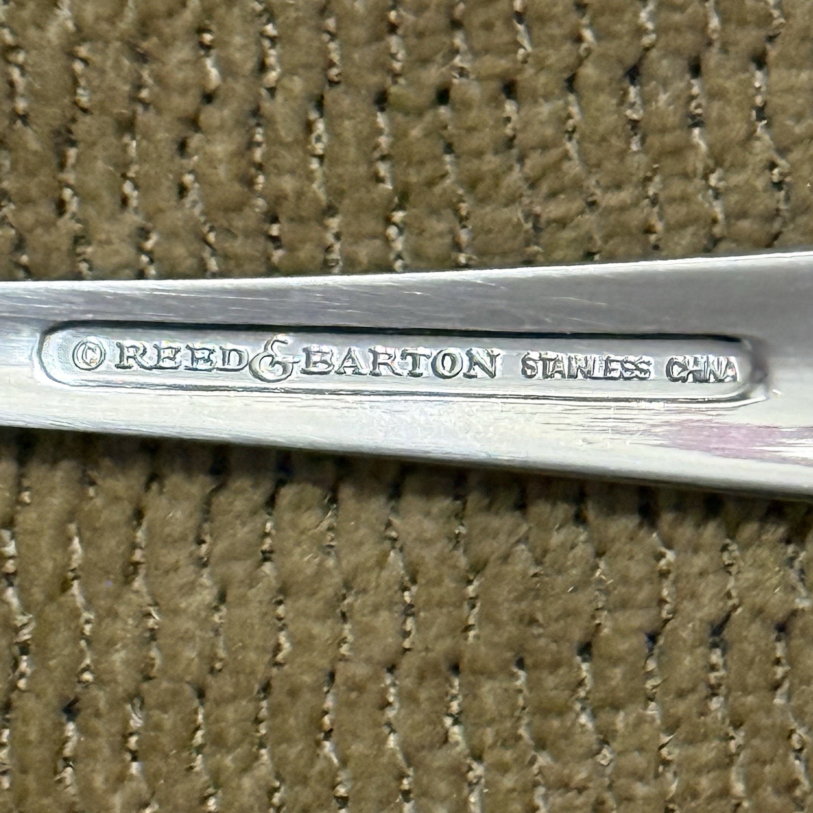 Reed & Barton Mendon 5 Piece Place Setting Stainless Flatware