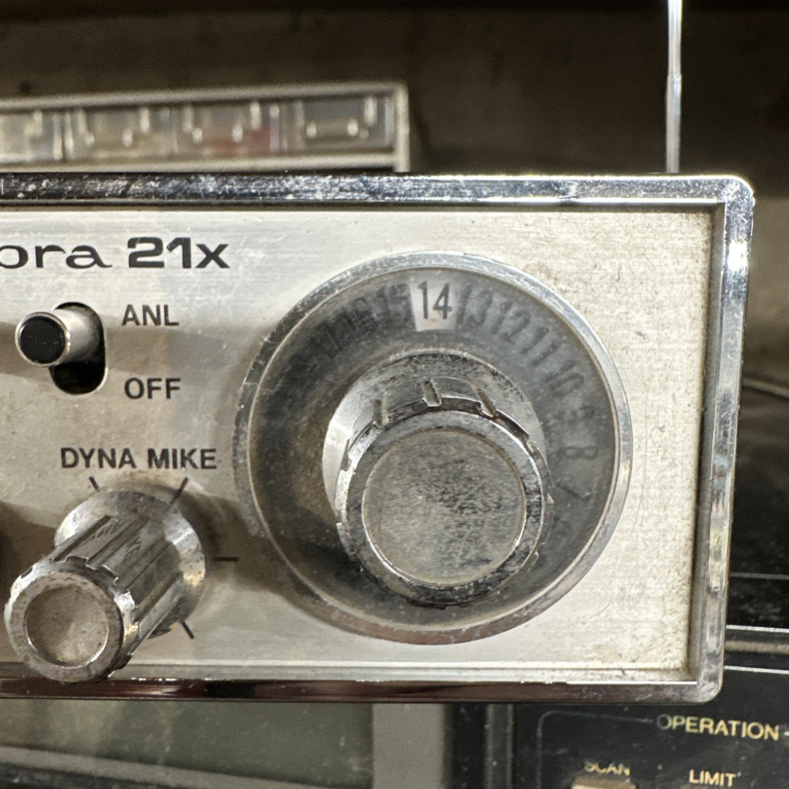 Cobra 21 CB Radio Transceiver with Mic Untested