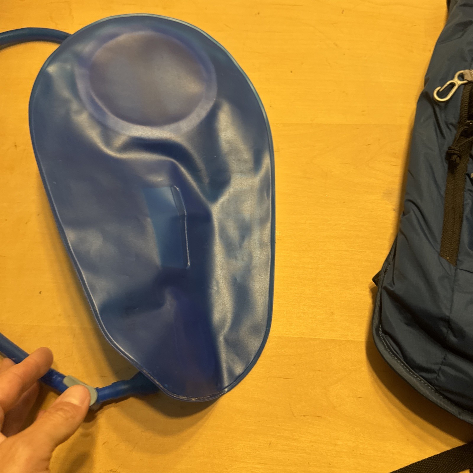 Camelbak 2L / 70 oz Rogue Light Hydration Backpack (Blue)