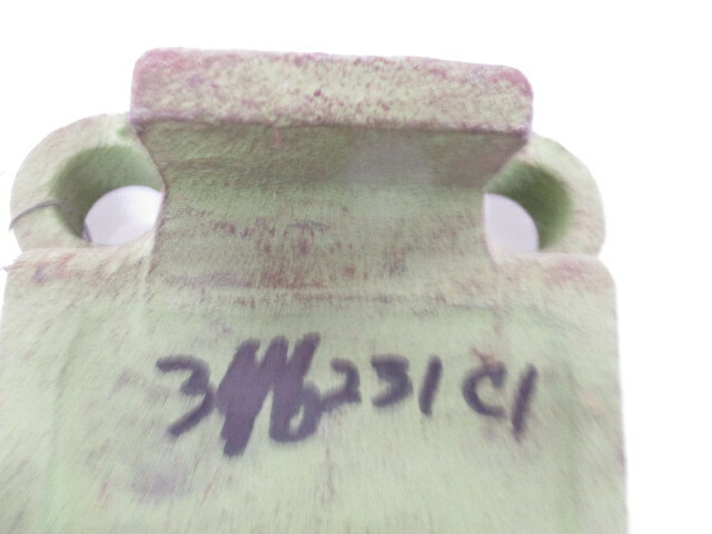 International Truck Bracket (346231C1)