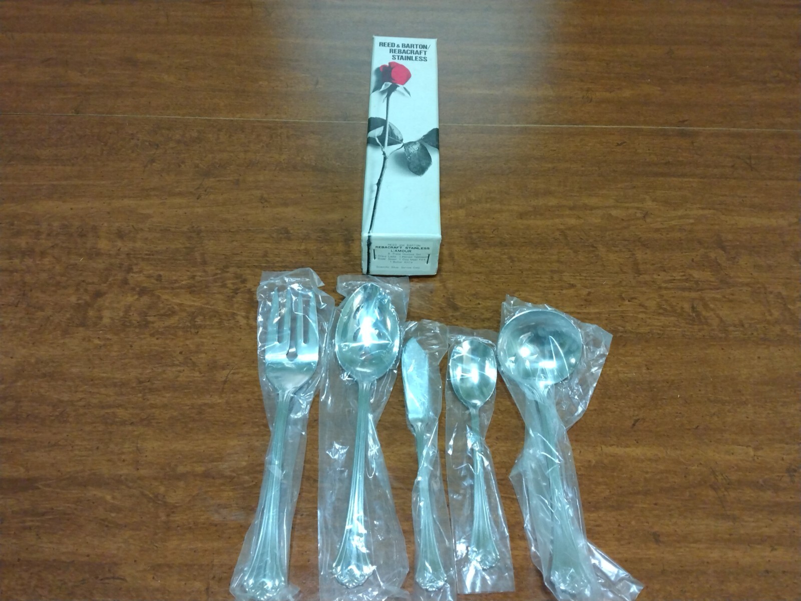 Vintage Reed & Barton Rebacraft Stainless L'Amour 5 pc Hostess Set Original NEW