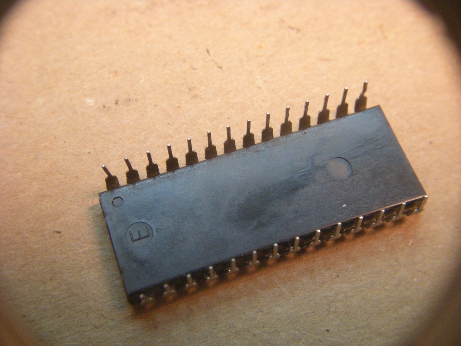 VINTAGE AM8228PC by AMD, 1978 24-PIN DIP, COLLECTIBLE, GOOD CONDITION