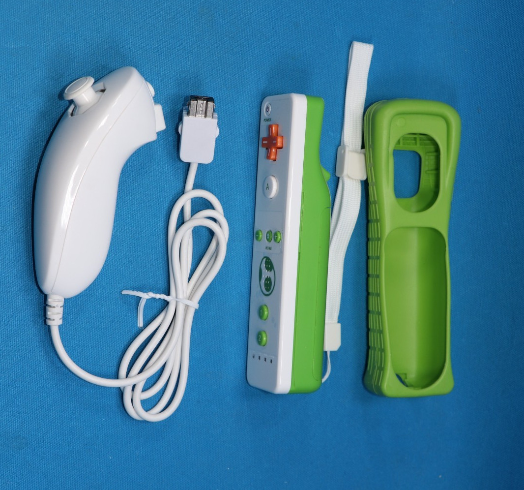 CONTROLLER & NUNCHUCK FOR NINTENDO WII WII U YOSHI DESIGN WITH MOTION PLUS - NEW