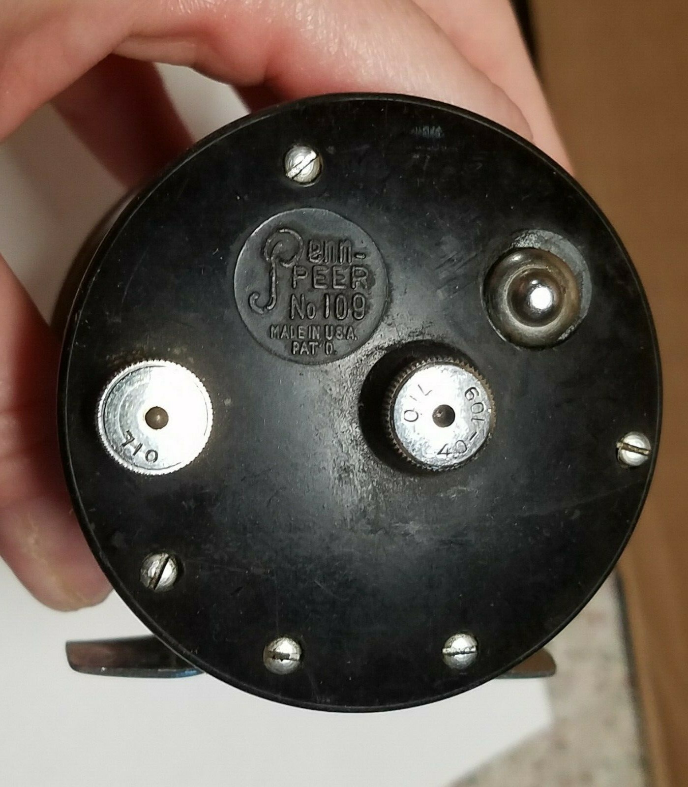 Vintage Penn Peer #109 Level Wind Fishing Reel. Very good condition.