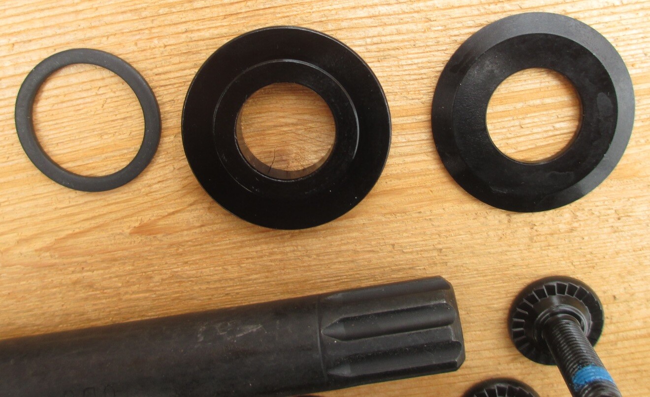 SEALED AMERICAN BOTTOM BRACKET, FREE AGENT 3-Piece,8-Spline Spindles