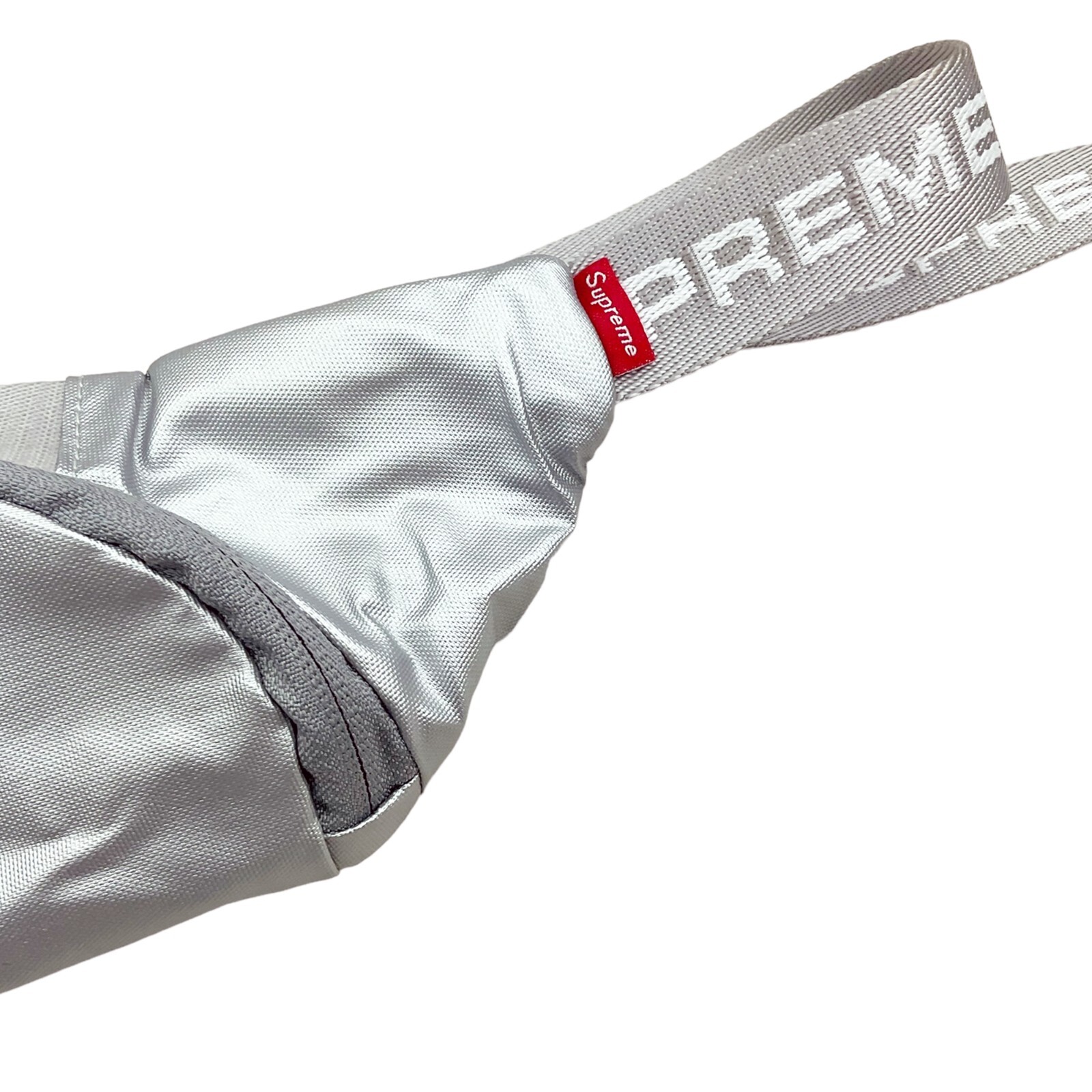 Supreme FW22 Small Waist Bag Silver