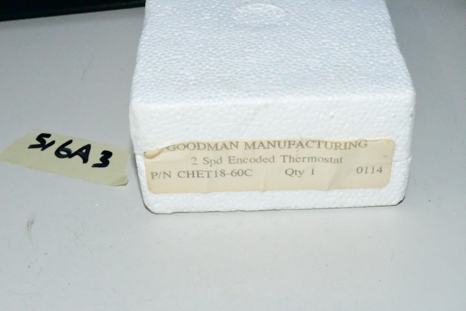 Goodman heating cooling Thermostat CHT18-60C NEW OLD STOCK RARE 516A1 W1A