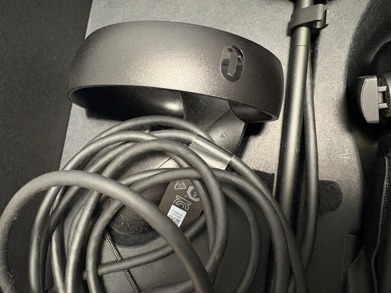Oculus Rift CV1 Virtual Reality Headset Bundle