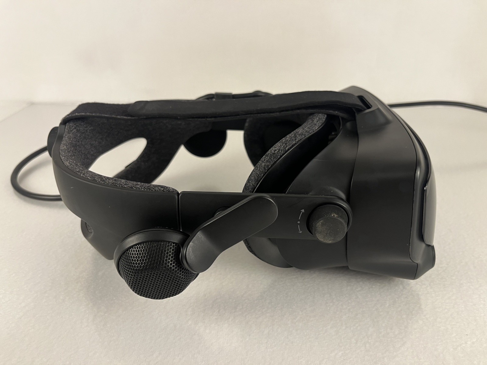 Valve Index VR Headset and Cables only / DAMAGED TETHER - Tested