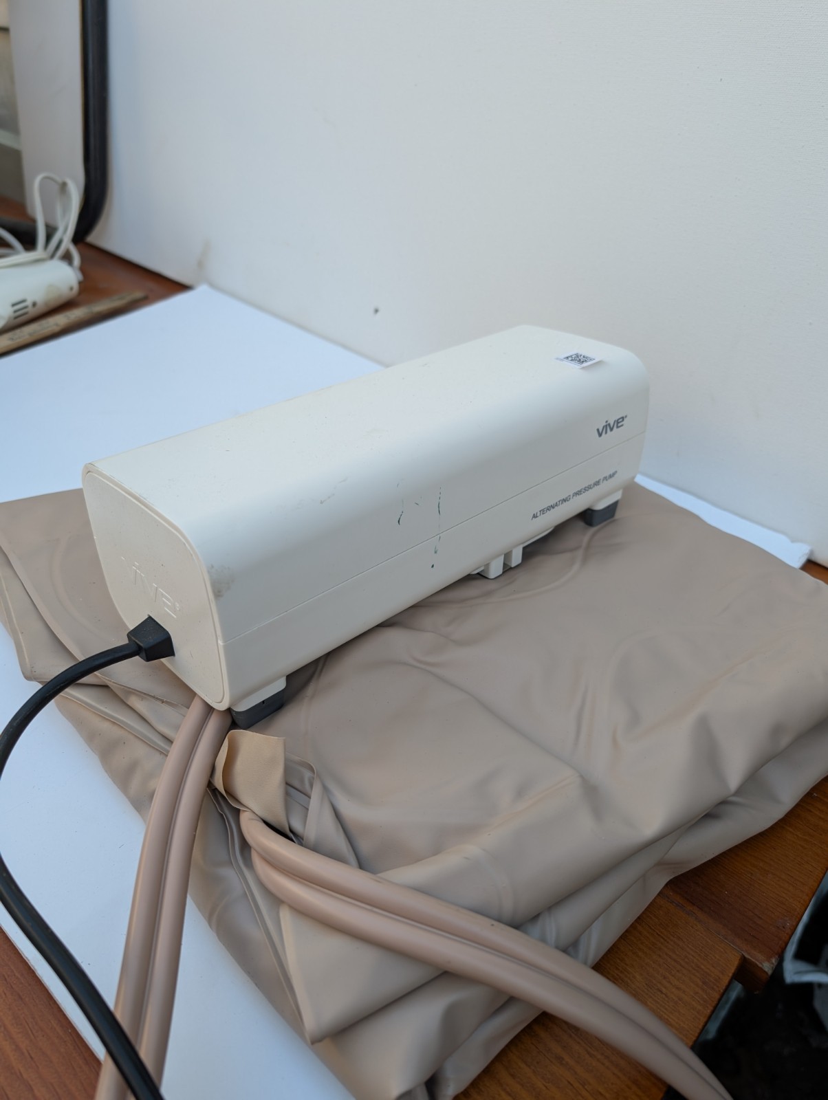 Vive Alternating Pressure Pad w/Mattress Pad & Electric Pump System