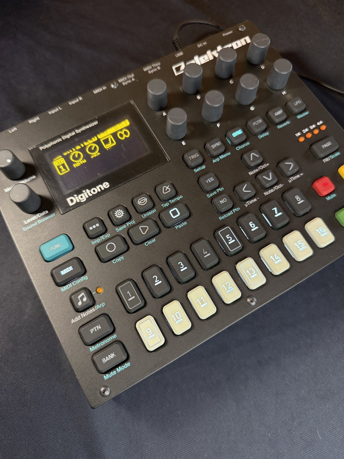 Elektron Digitone 8-voice Digital Synthesizer & ssequencer
