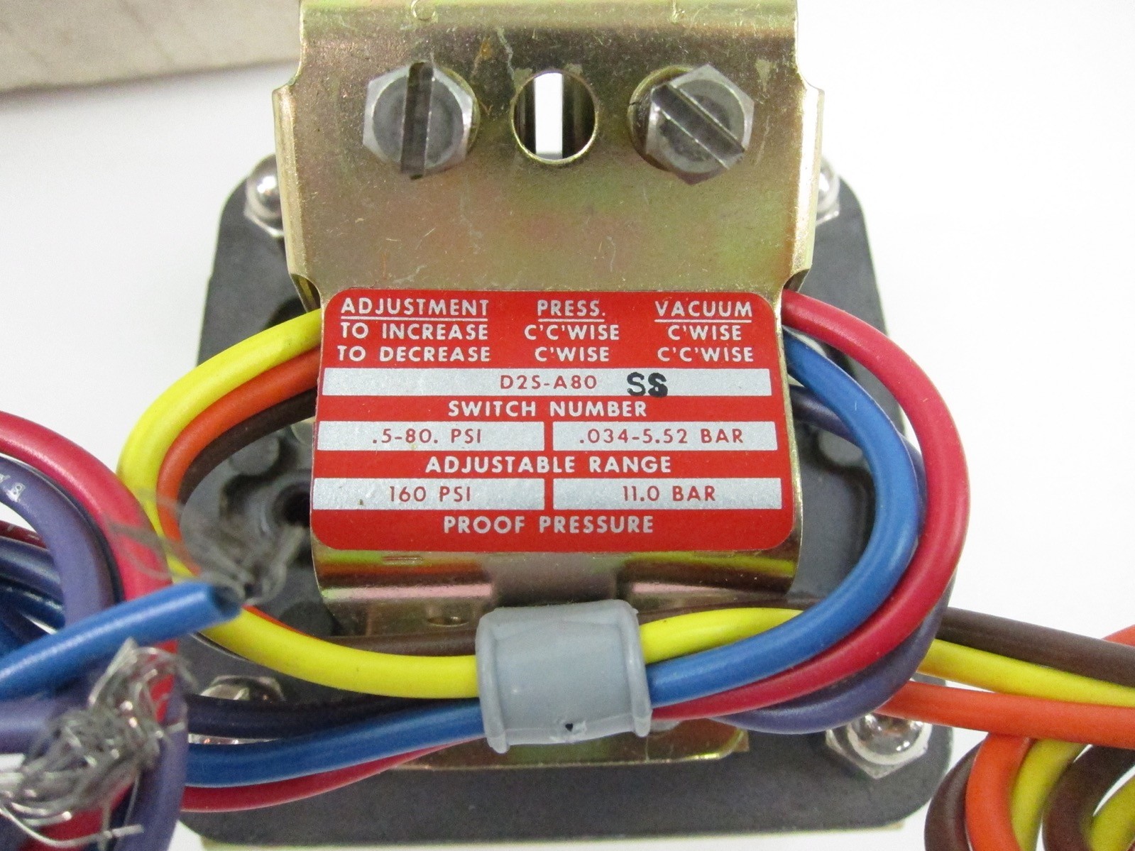 NEW Barksdale D2S-A80SS Pressure Switch