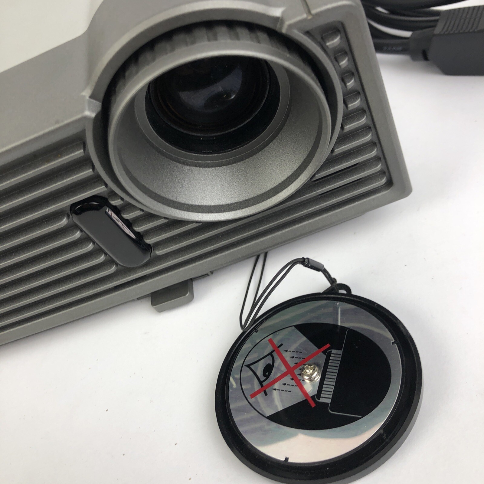 Optoma DX625 DLP Projector Display with Remote , Case and Instructions - LOOK