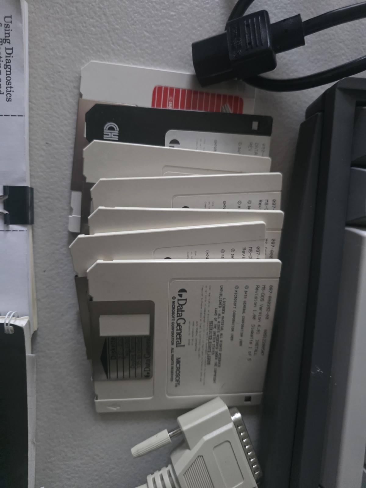 1989 Data General Walkabout SX Modem/ Computer Works Powers On W/ Manual + Cords