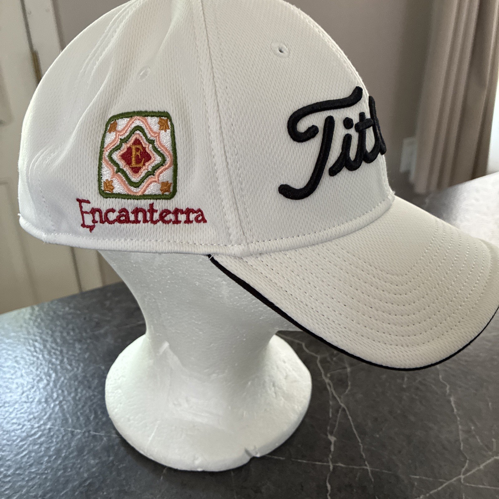 Titleist Golf Hat Encanterra Embroidered White M/L