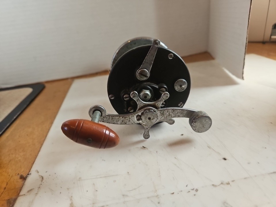 VINTAGE PENN PEER NO. 209 SALTWATER FISHING REEL