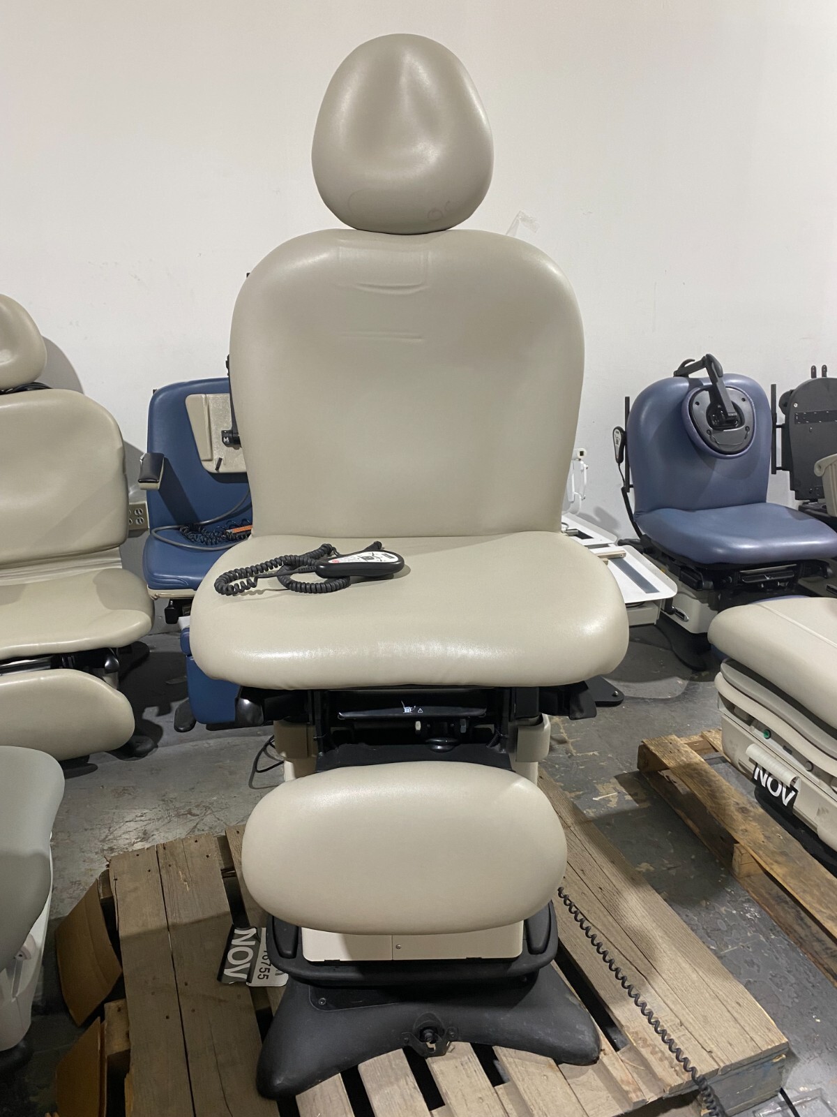 Midmark 630 Programmable and Swivel With hand control