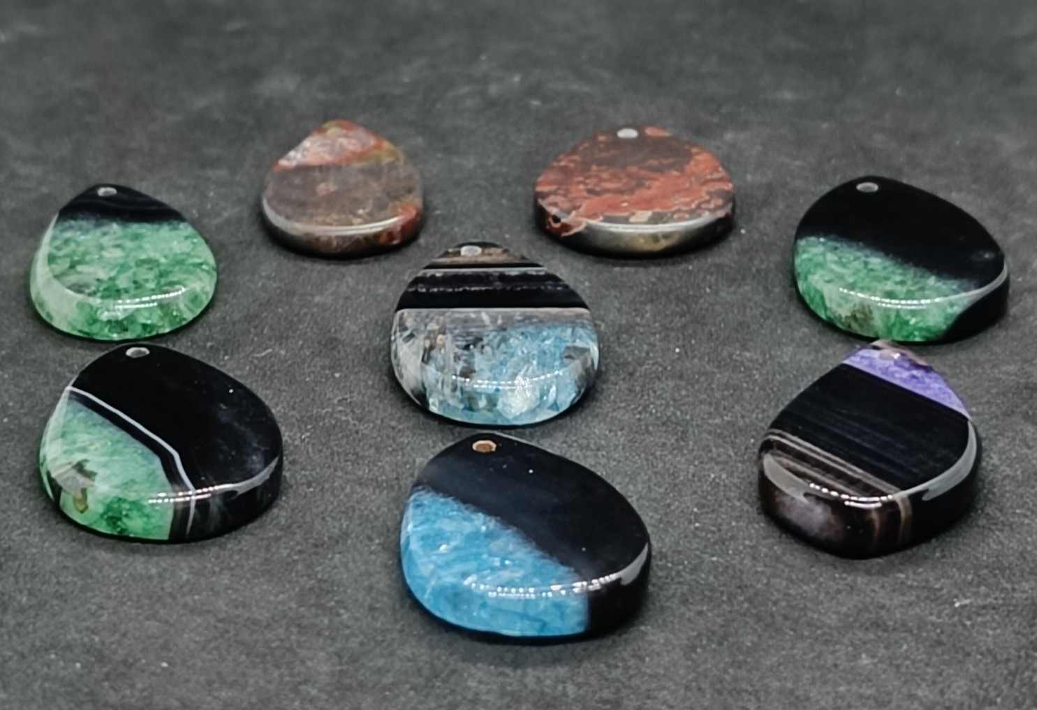 Lot of 8 Teardrop Pendants of Agate and Natural Stone – Drilled Cabochons