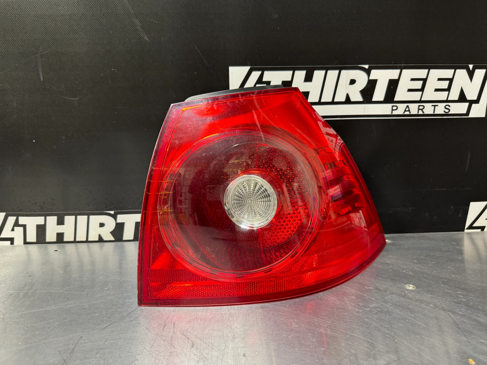 2006 VOLKSWAGON GTI 6 SPEED RH TAIL LIGHT USED OEM #L150