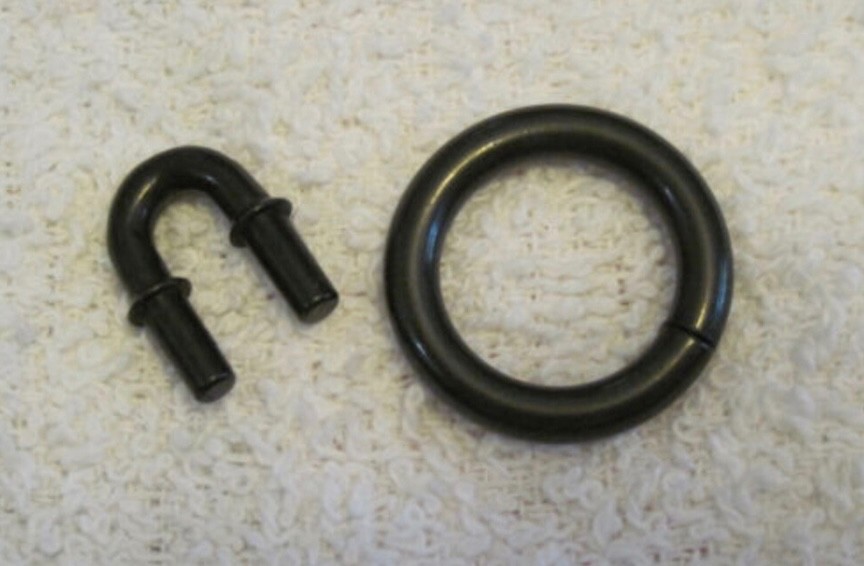 W92 Saddle Ring & Staple