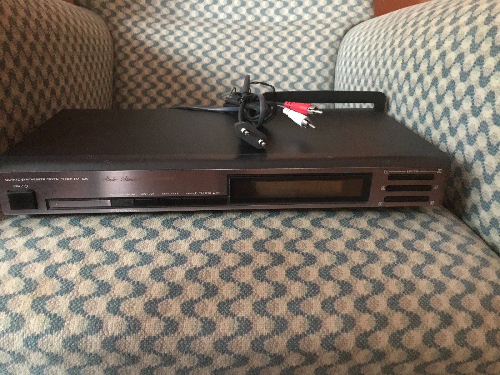 retro FISHER Quartz syntesizer digital tuner FM-520 Studio-Standard