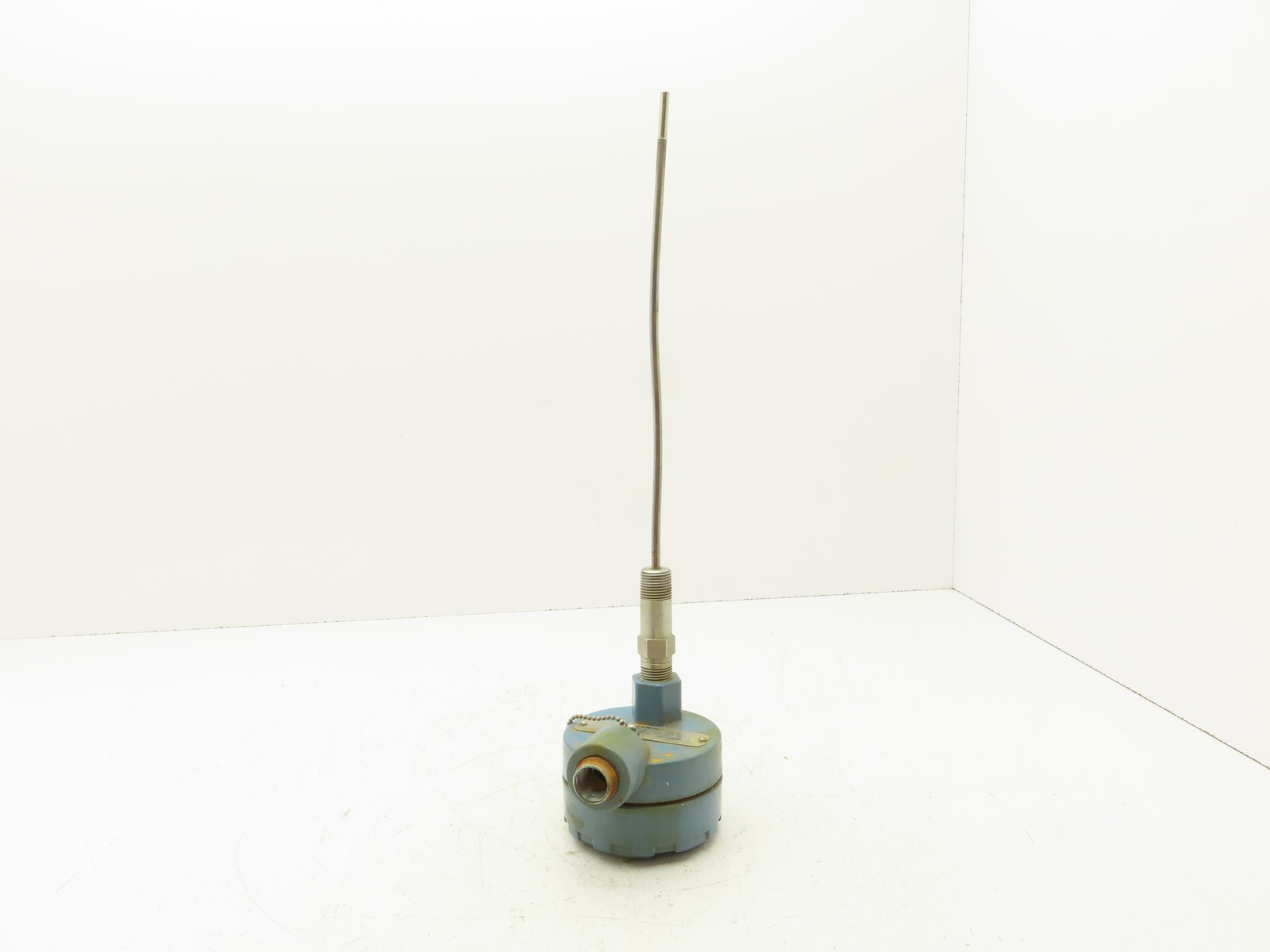 Rosemount 68 Temperature Sensor 12" Probe CF6-TE/TW-3305 Explosion Proof Head
