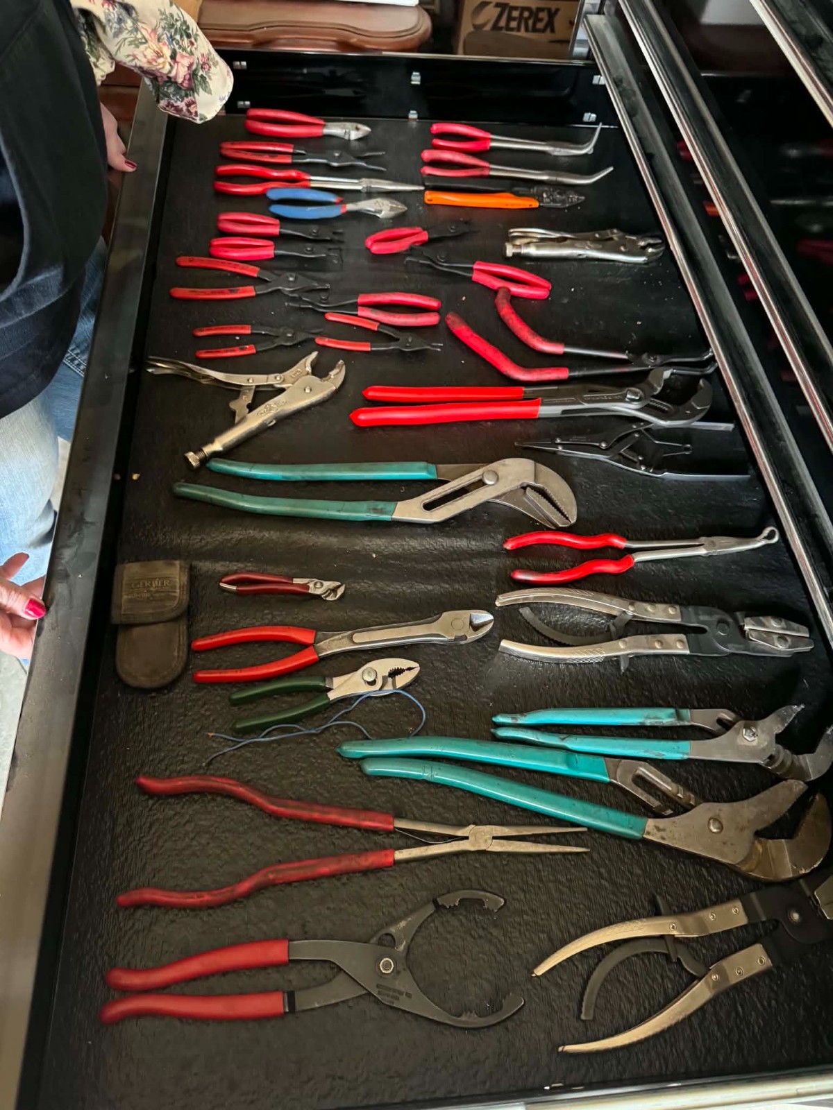 snap on tool box with tools.