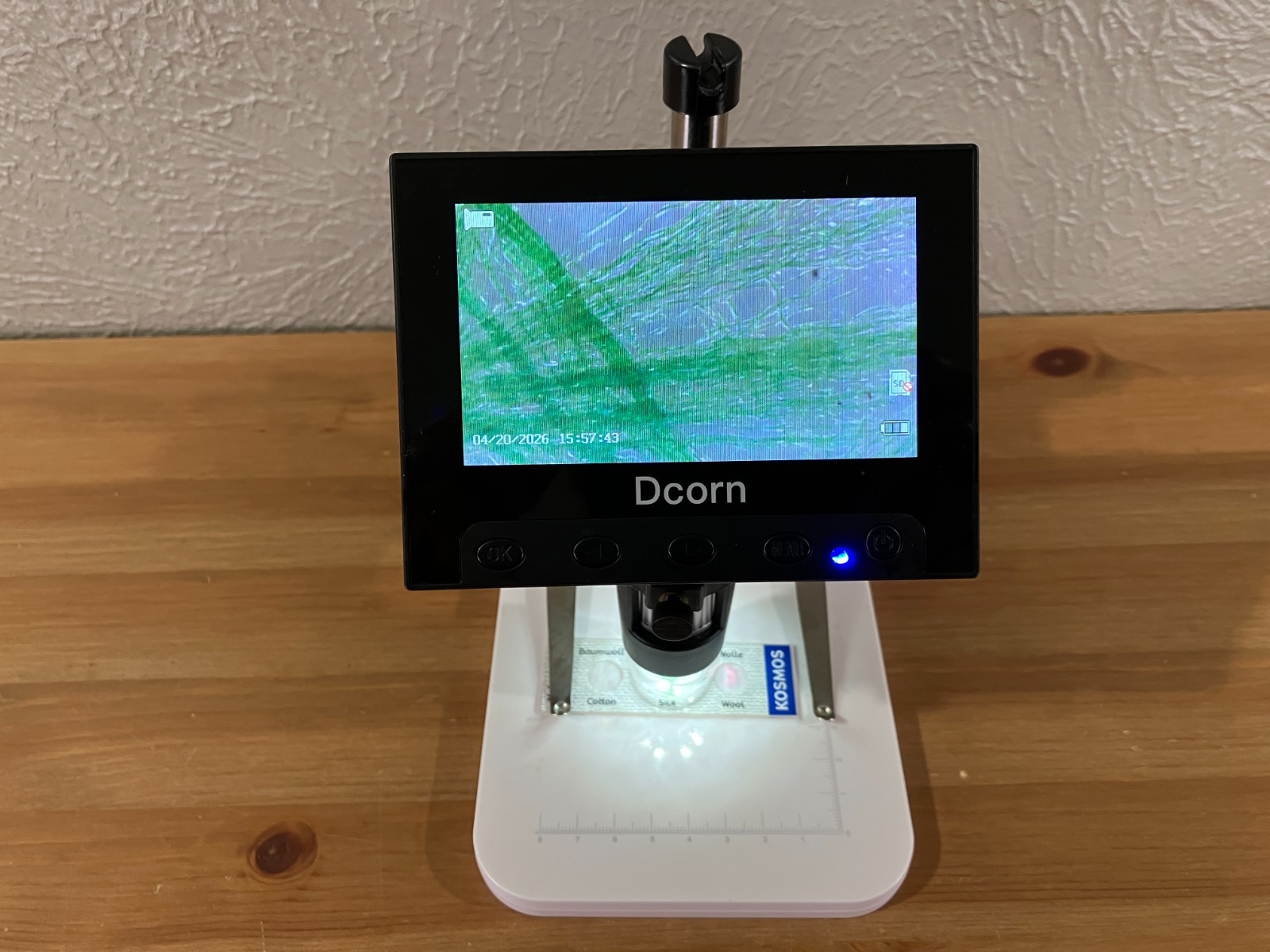 Dcorn Digital Microscope 4.3” LCD, 10-1000X Magnification, Video Screen DMR-05