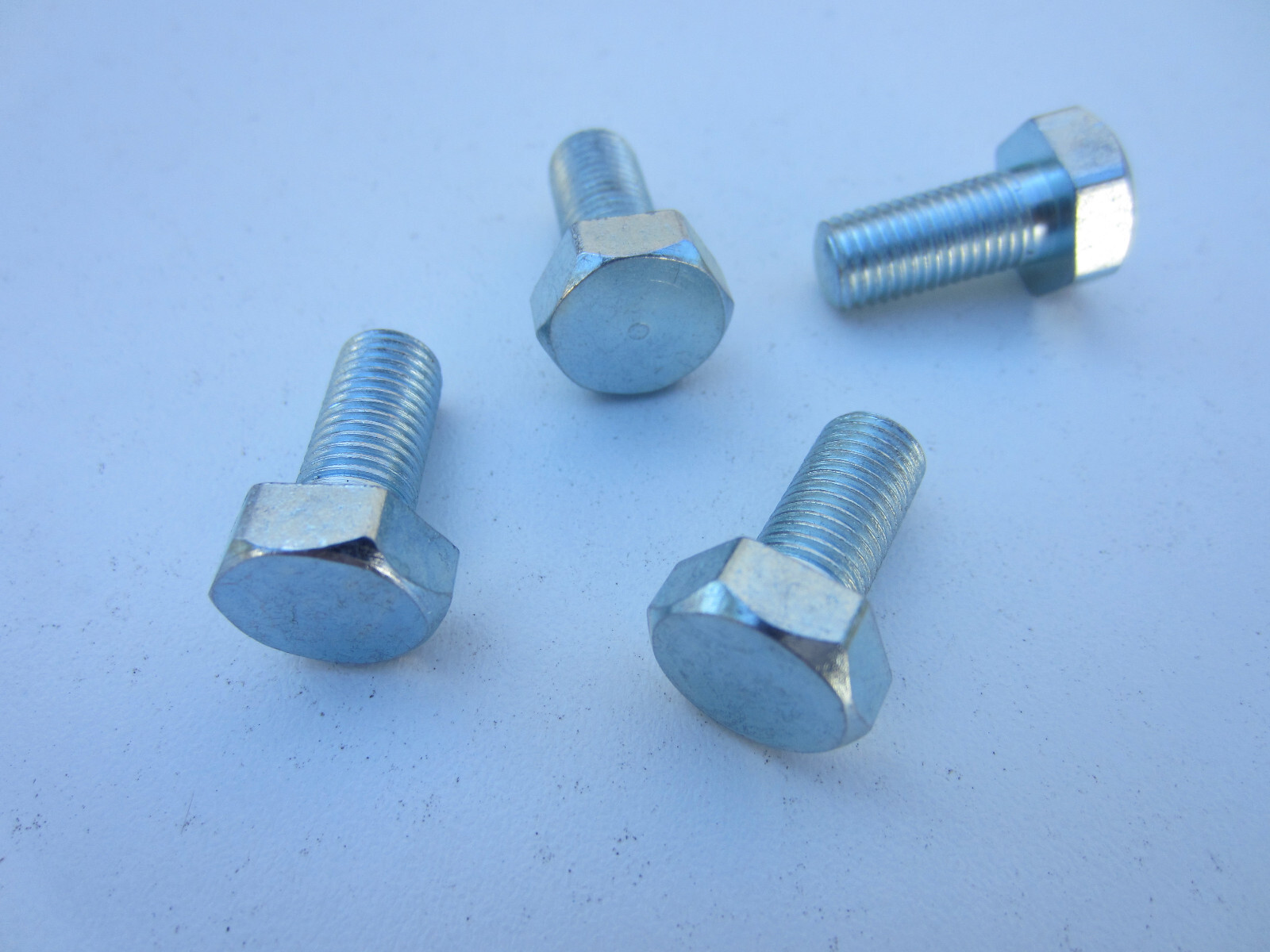 CEI BOLT 5/16″ X 26 TPI X 11/16″ BSA TRIUMPH NORTON 82-2335, 82-2687, 82-3906