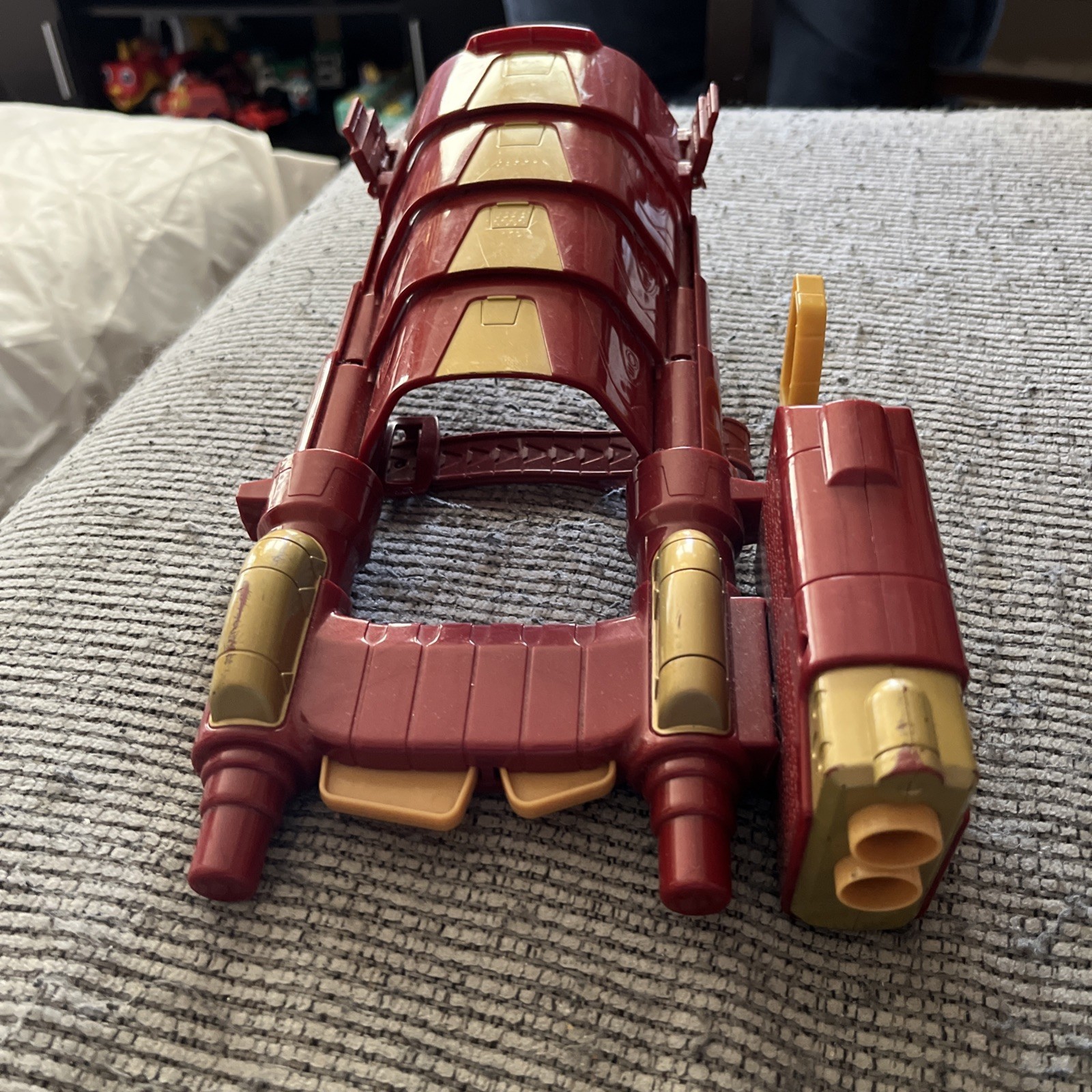 Marvel Iron Man Nerf Slide Blast Armor Dart Blaster 2015 Retractable Sh33