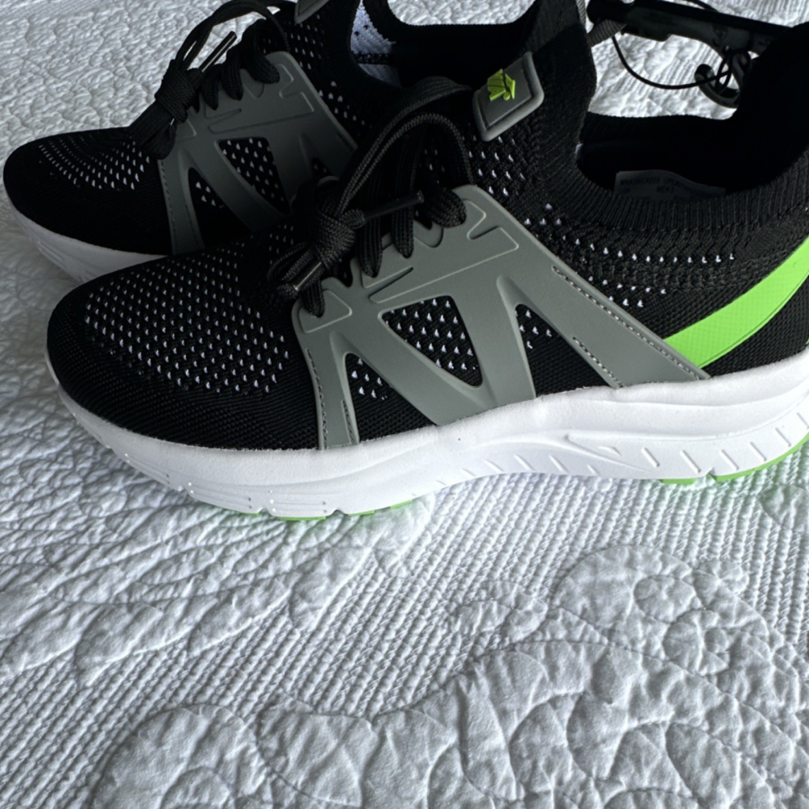 Avia Men's Running Shoes Black Gray Green Fabric Breathable Low Top Size 9.5