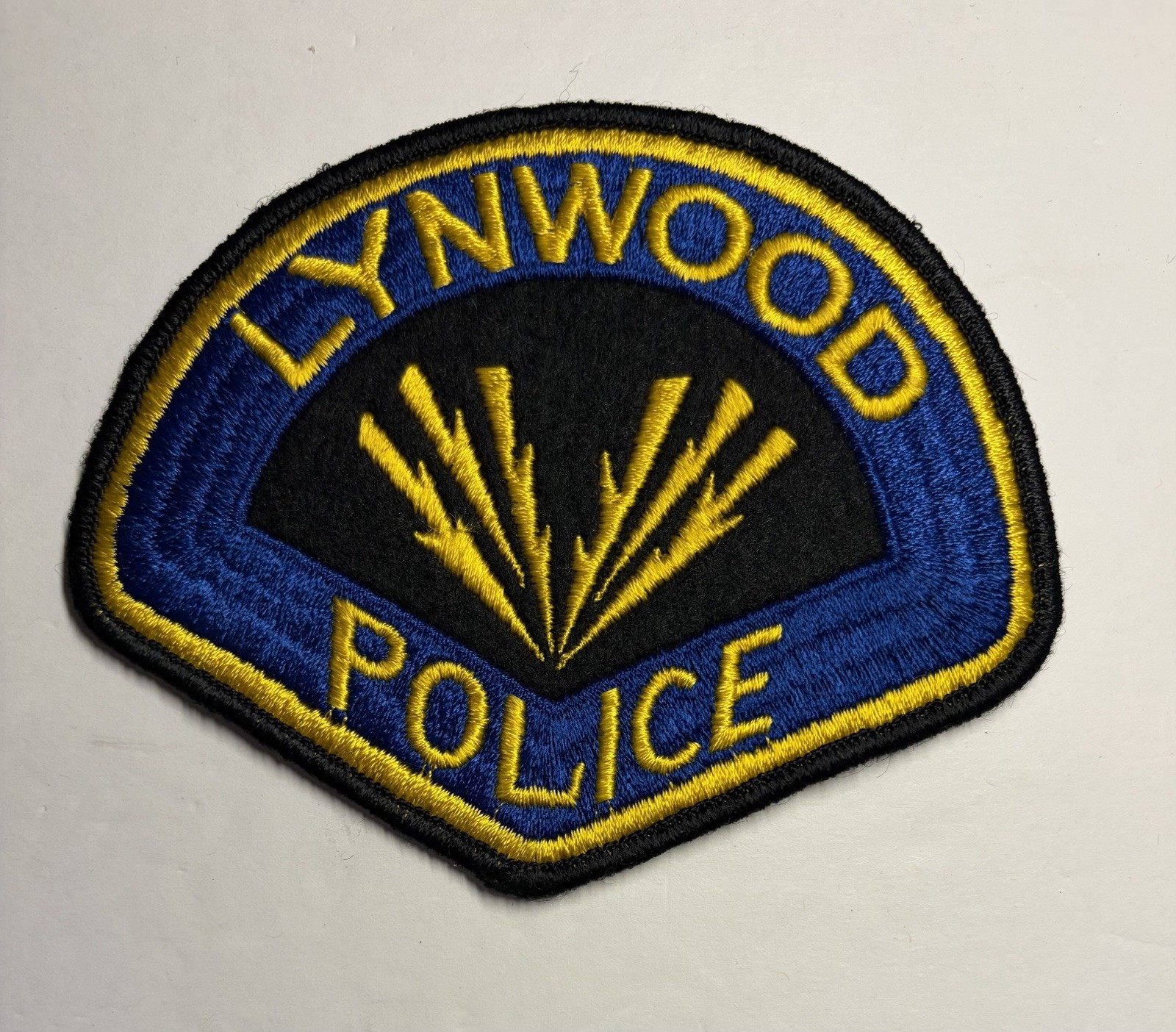 VINTAGE CALIFORNIA LYNWOOD POLICE DEPT PATCH LOS ANGELES COUNTY SPARKS #D59