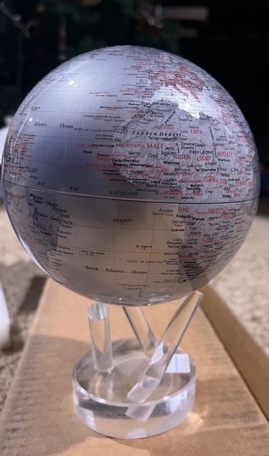 MOVA ROTATING SILVER EARTH GLOBE WITH ACRYLIC BASE MG-45-SLR : 7"x4.5"x4.5"