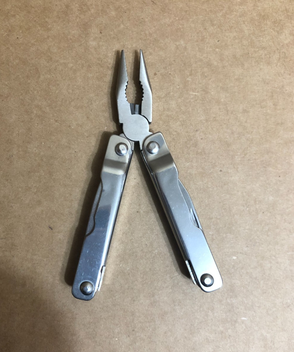2.5" Stainless Steel Pocket Multitool 6 in 1, Pliers, Knife, & More**