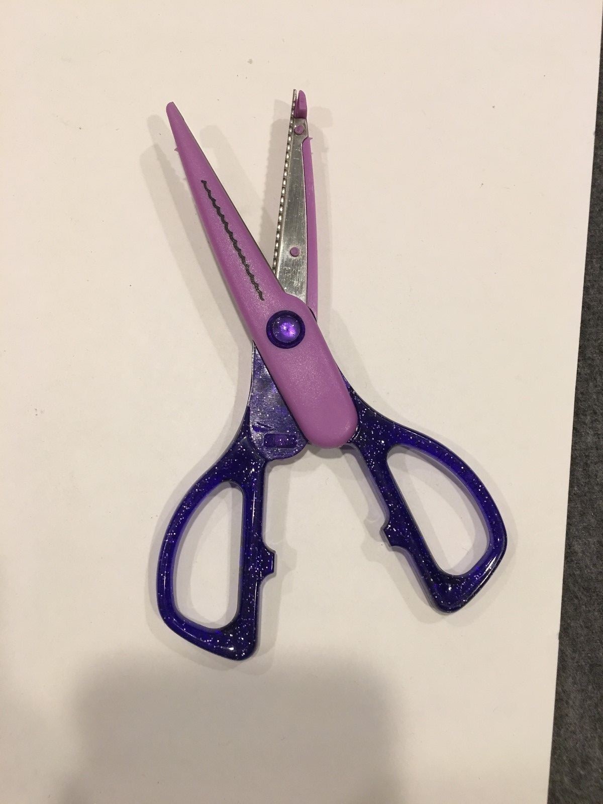 Scrapbooking Scissors Wavy Edge
