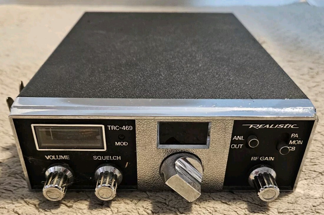 Realistic TRC-469 CB Radio Working
