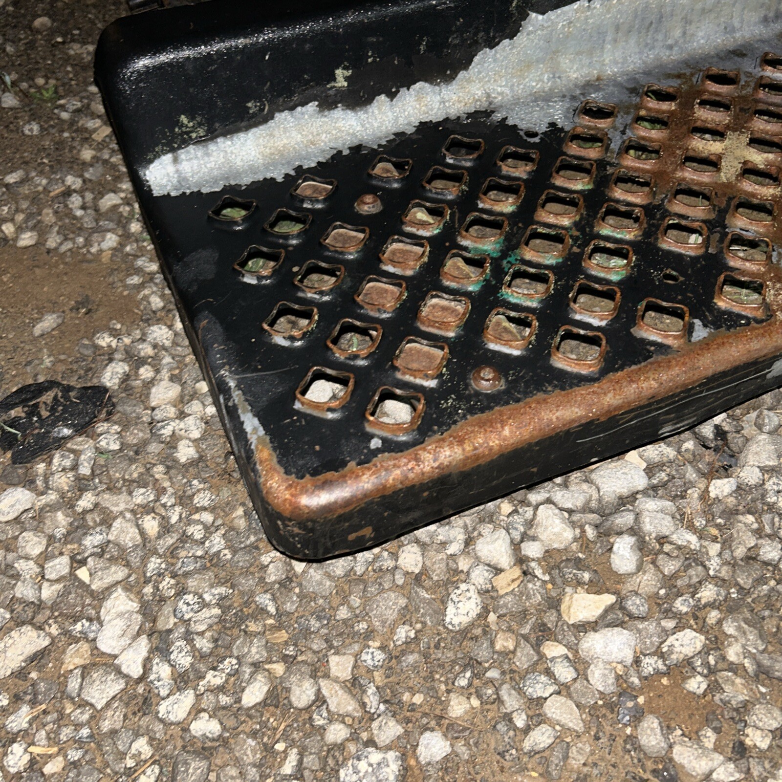 GMC 2003 2004 2005 C4500 C5500 Right FRONT STEP Passenger SIDE Single Cab Read