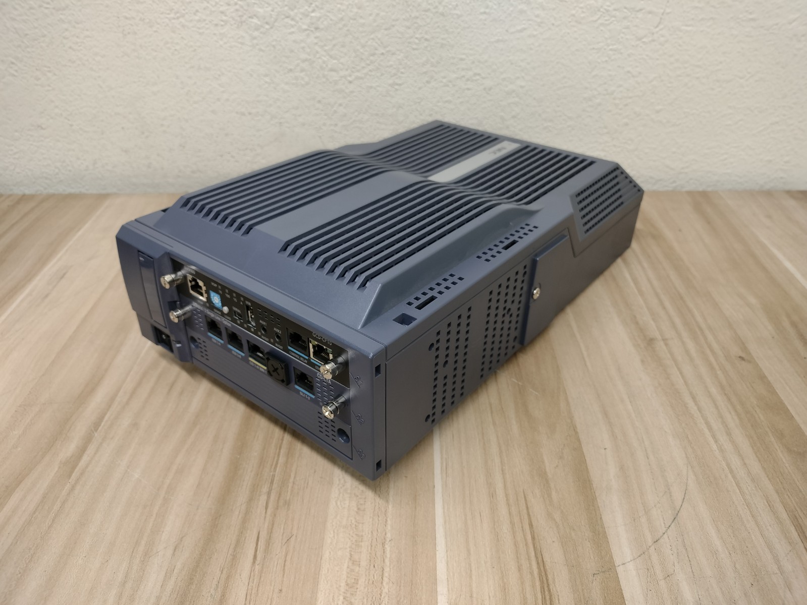 NEC Univerge SV8100 Phone Server CHS2U Chassis 1xGCD-CP10 1xCD-LTA