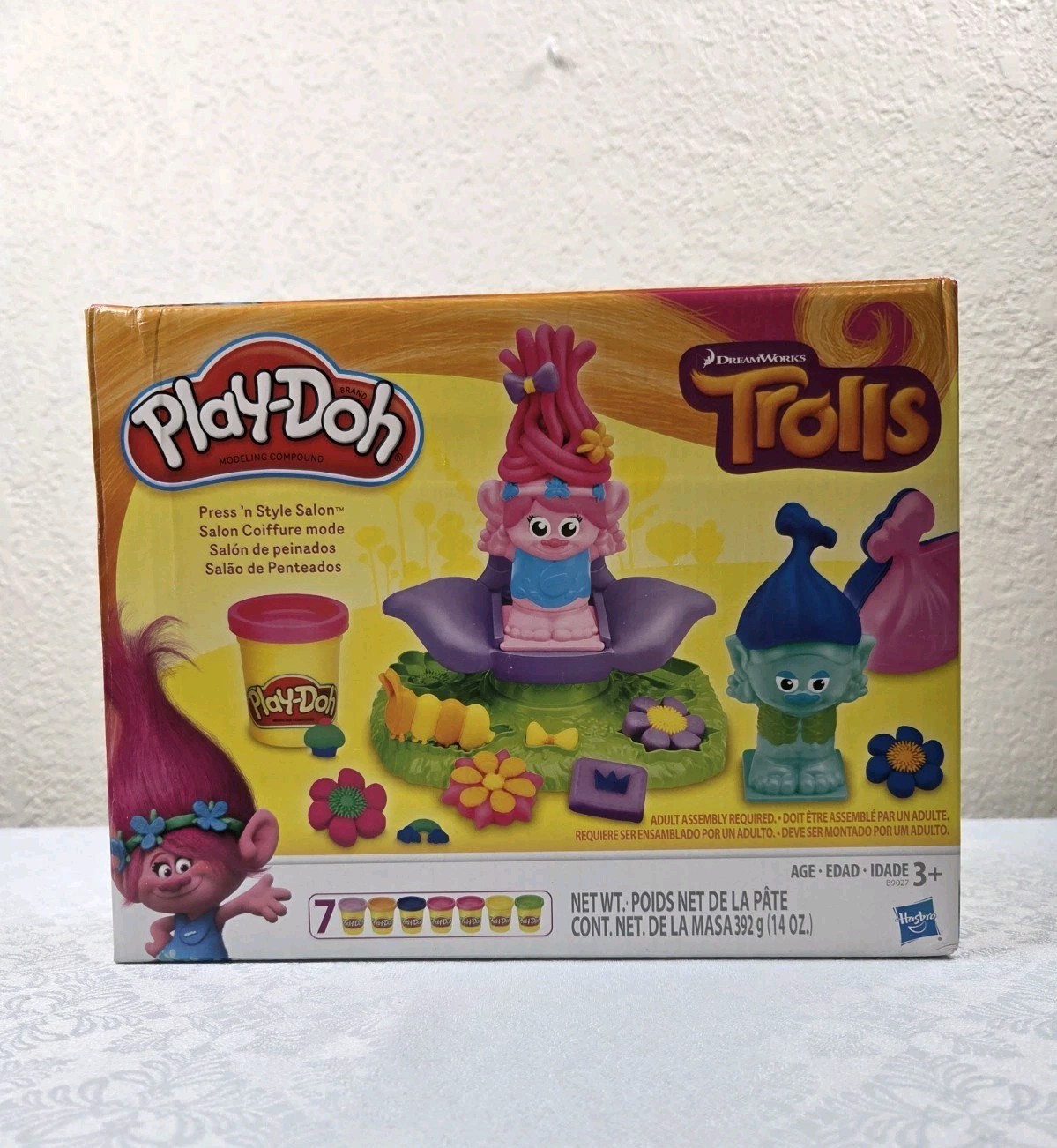 New Play-Doh Trolls Press N Style Salon Model Kit